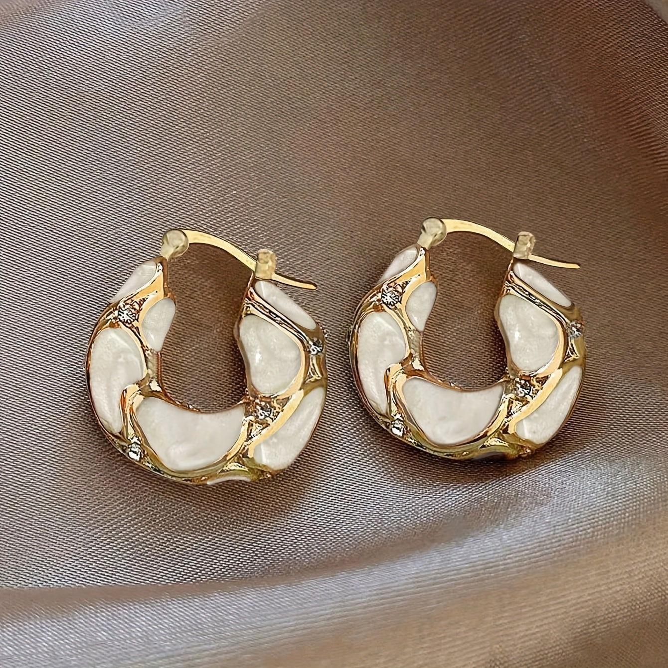 Pearl Essence Gold Earring Set – 5 Pairs of Elegant White & Gold Statement Earrings