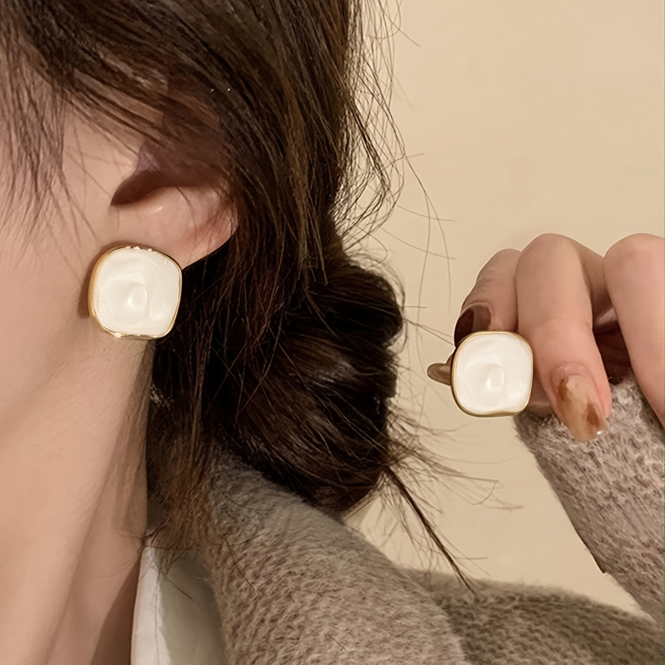 Pearl Essence Gold Earring Set – 5 Pairs of Elegant White & Gold Statement Earrings