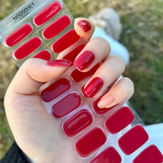 ROSE RED GEL NAILS