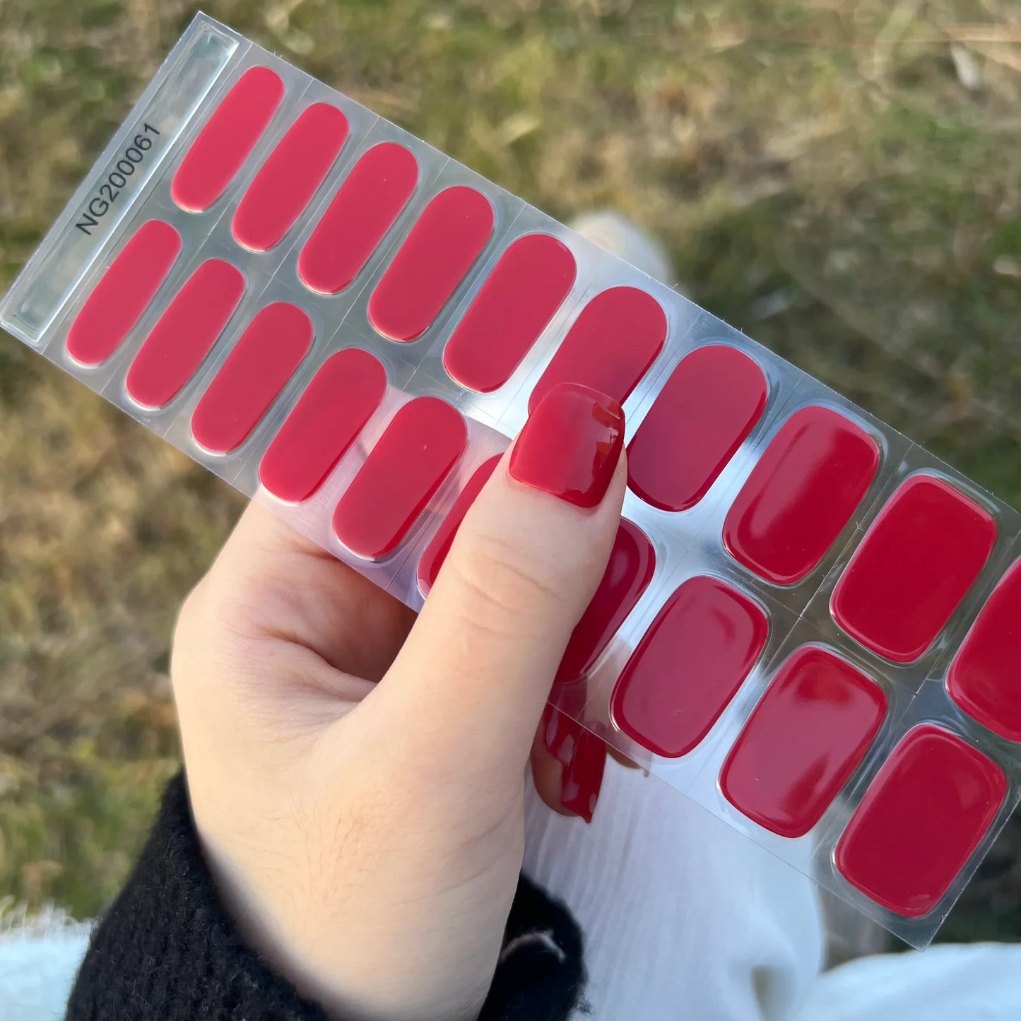 ROSE RED GEL NAILS