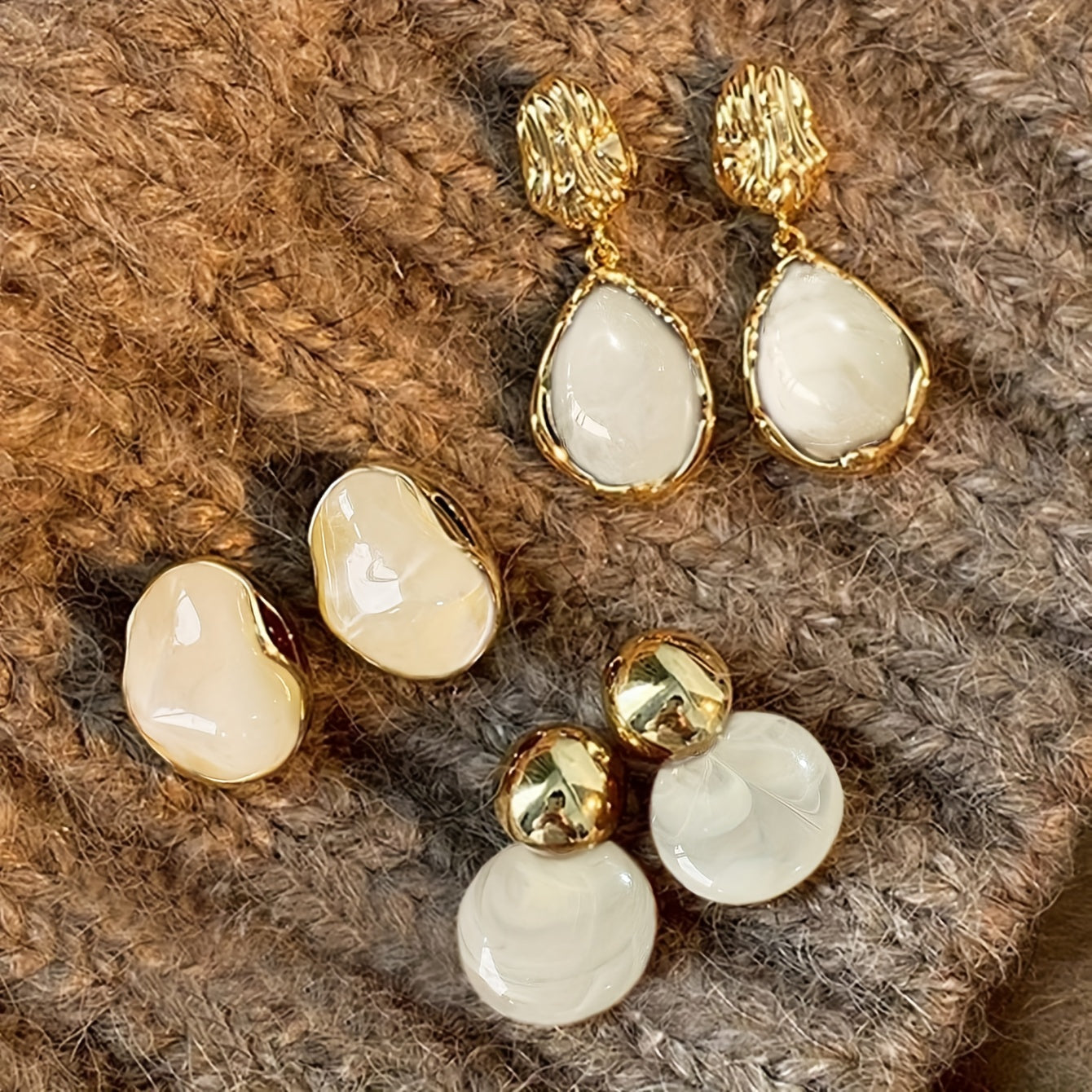 Pearl Essence Gold Earring Set – 5 Pairs of Elegant White & Gold Statement Earrings