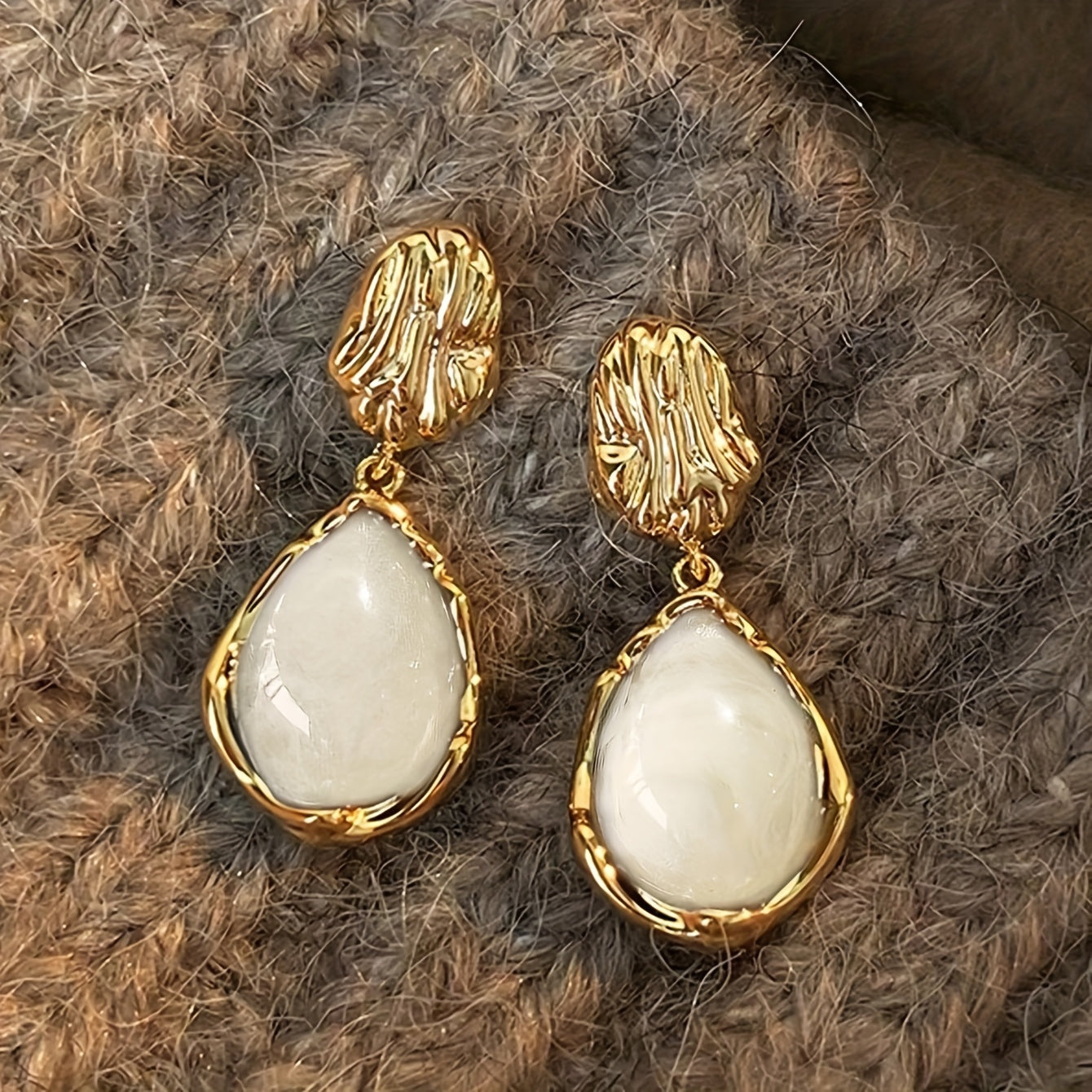 Pearl Essence Gold Earring Set – 5 Pairs of Elegant White & Gold Statement Earrings