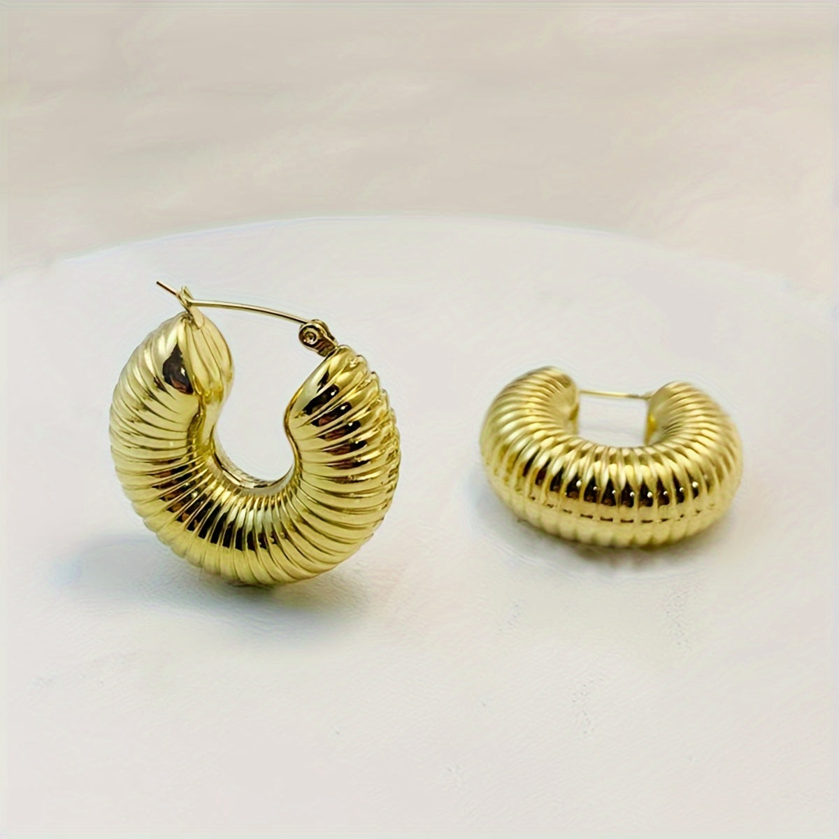 Golden Luxe Hoop Earring Collection – 26 Pairs of Trendy Gold Plated Hoops for Every Occasion